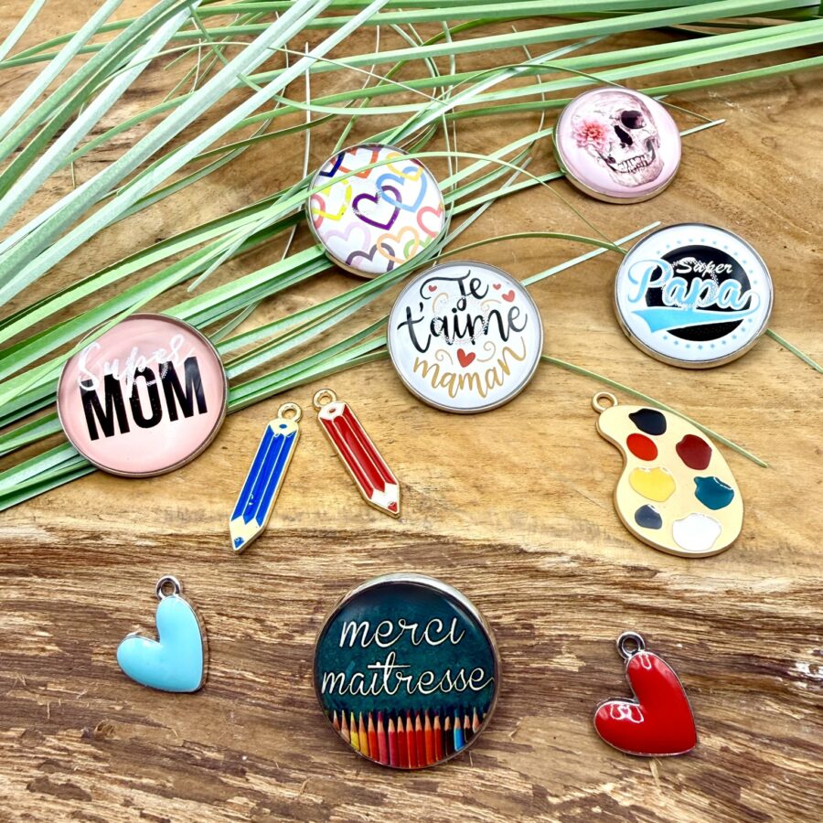 Badges à épingle 25 mm décoratifs avec messages et motifs variés