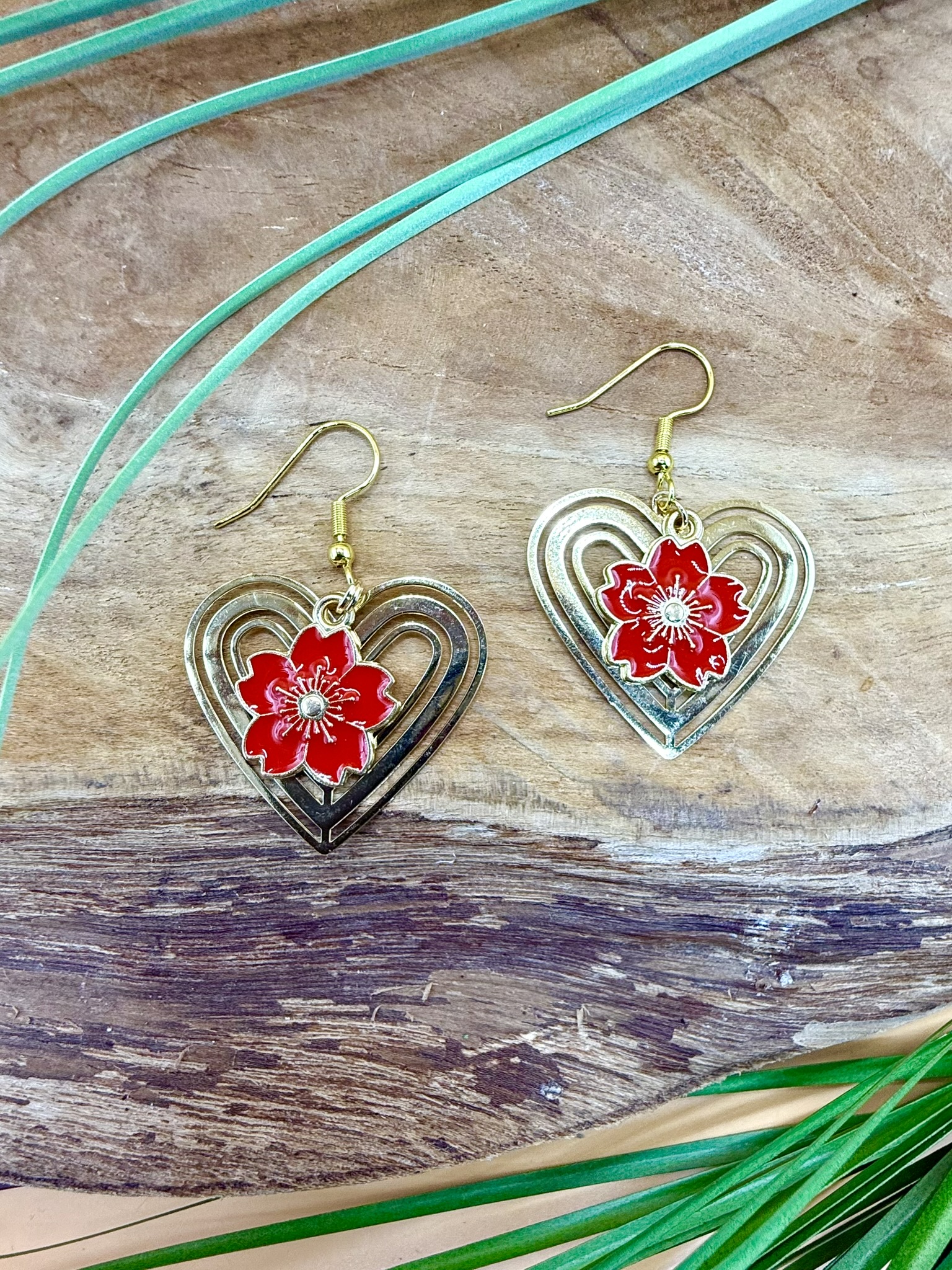 Boucles d'oreilles fleur rouge Sakura – Image 2
