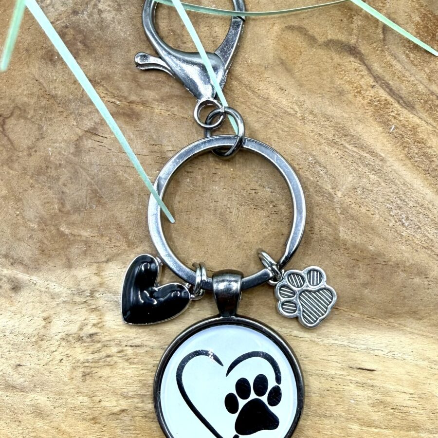 Porte-clés animaux en acier inoxydable avec cabochon cœur et empreinte de patte, breloque cœur noir et breloque patte.
